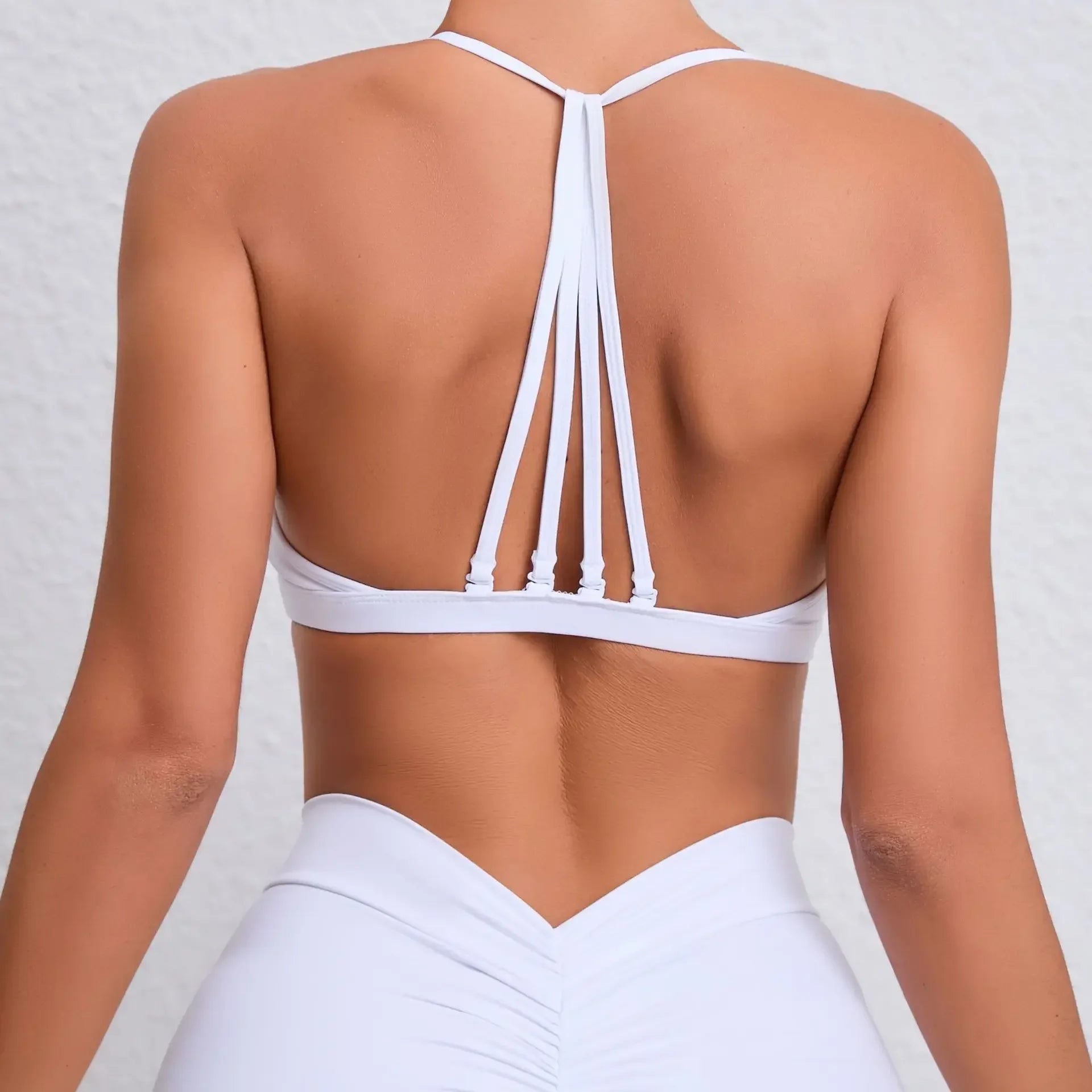 STOUREG-sujetadores de Yoga de uso múltiple para mujer, Tops cortos deportivos minimalistas con almohadillas, Top de entrenamiento físico con cuello bajo y cuello Halter para gimnasio de secado rápido
