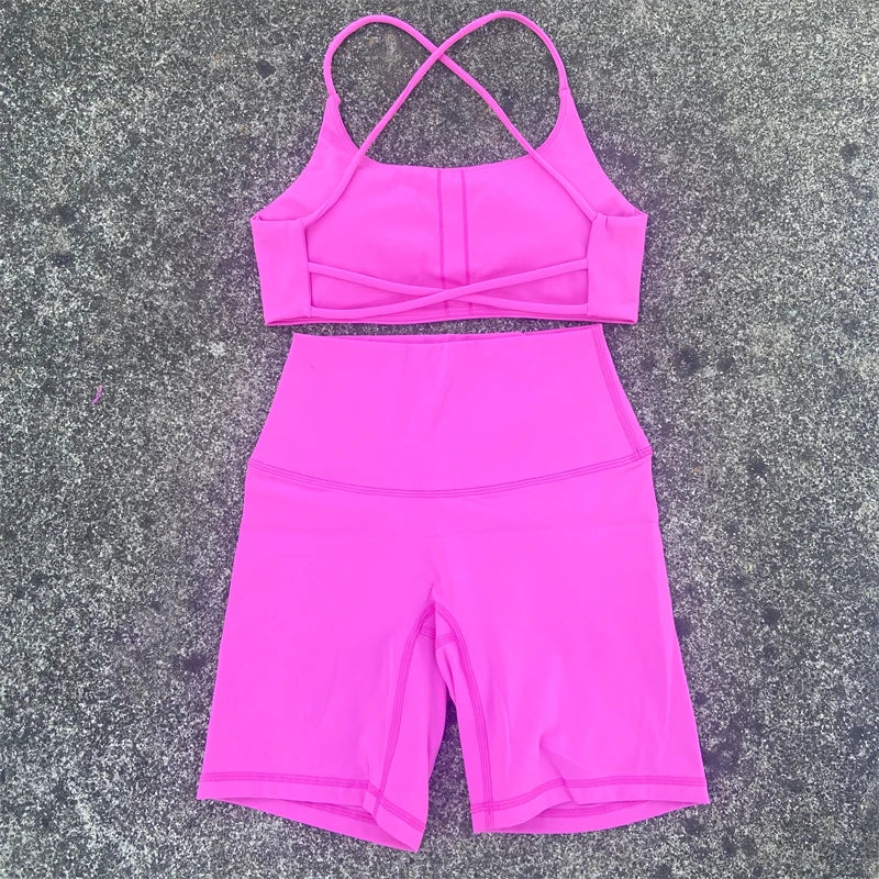 Conjunto de Yoga de 2 piezas para mujer, conjunto deportivo para gimnasio, traje de entrenamiento, traje de Fitness, sujetador con correas cruzadas, pantalones cortos de cintura alta, chándal para correr