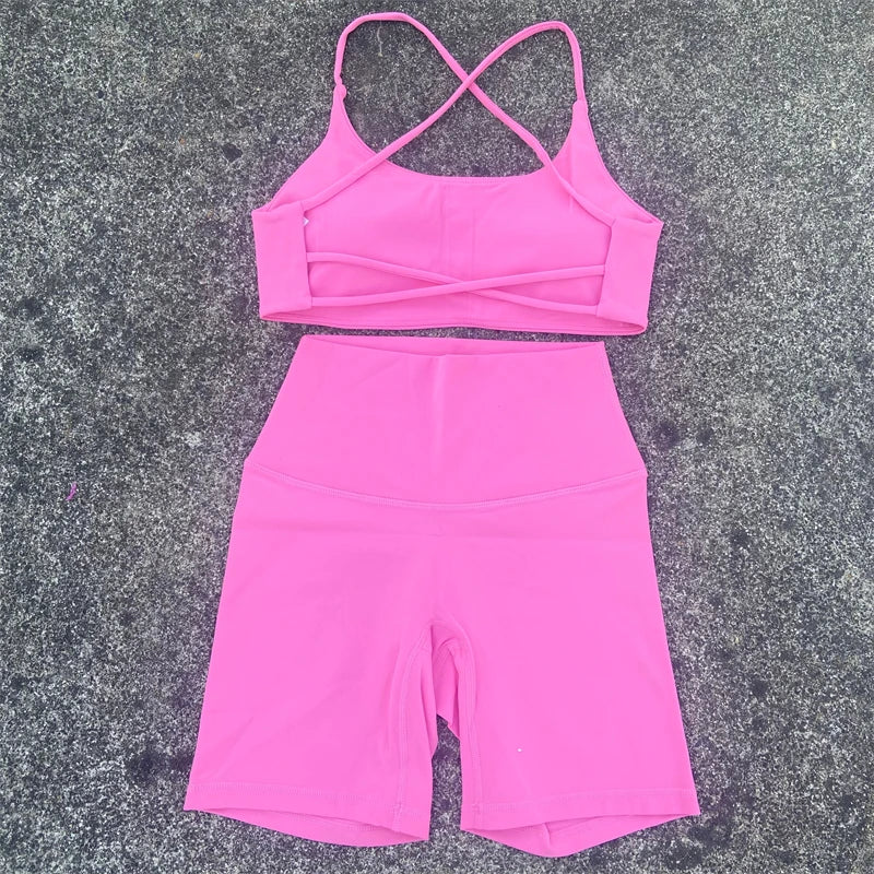 Conjunto de Yoga de 2 piezas para mujer, conjunto deportivo para gimnasio, traje de entrenamiento, traje de Fitness, sujetador con correas cruzadas, pantalones cortos de cintura alta, chándal para correr
