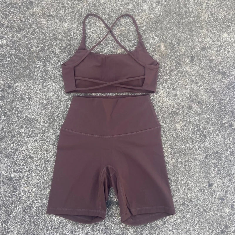 Conjunto de Yoga de 2 piezas para mujer, conjunto deportivo para gimnasio, traje de entrenamiento, traje de Fitness, sujetador con correas cruzadas, pantalones cortos de cintura alta, chándal para correr