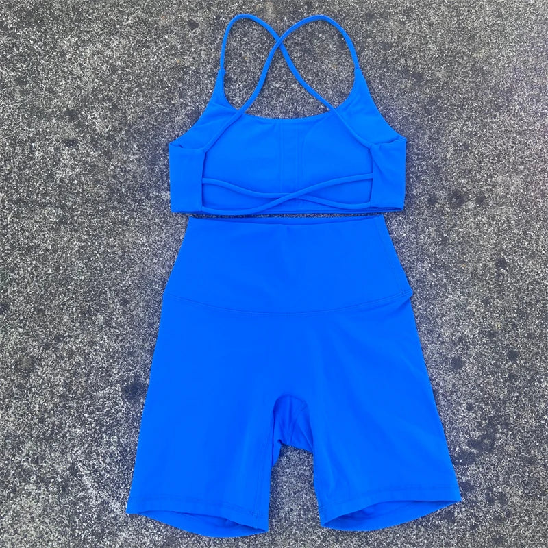 Conjunto de Yoga de 2 piezas para mujer, conjunto deportivo para gimnasio, traje de entrenamiento, traje de Fitness, sujetador con correas cruzadas, pantalones cortos de cintura alta, chándal para correr