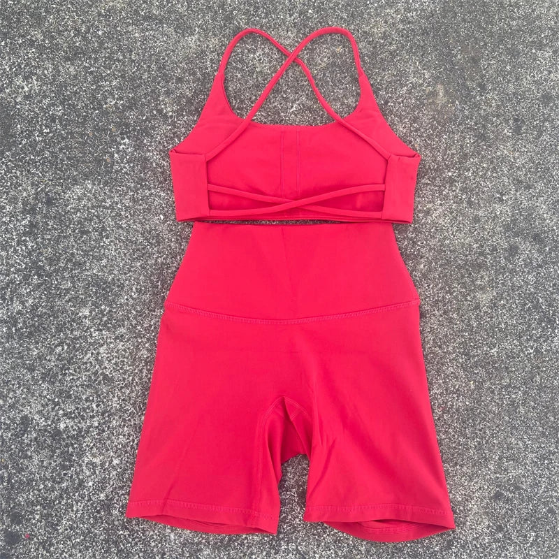 Conjunto de Yoga de 2 piezas para mujer, conjunto deportivo para gimnasio, traje de entrenamiento, traje de Fitness, sujetador con correas cruzadas, pantalones cortos de cintura alta, chándal para correr